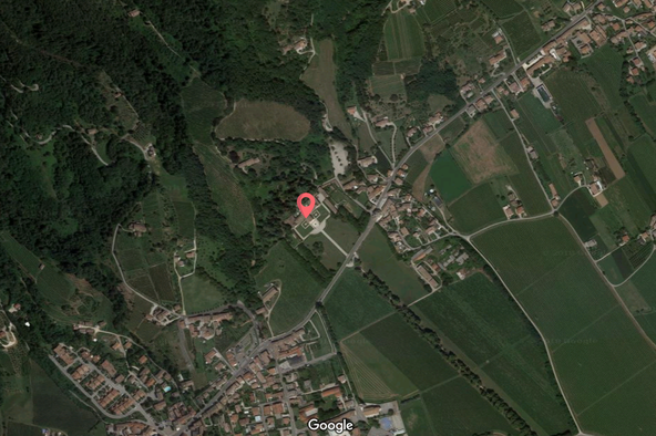 Satellite image of Villa Barbaro and its surroundings (Google Maps).